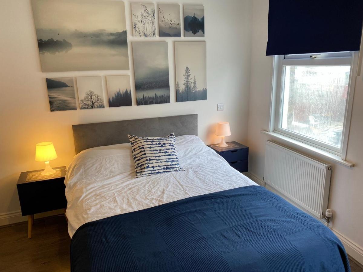 Vakantiehuis 35 Mins To London. 3 Bedrooms. 2 Bathrooms With Garden Londen