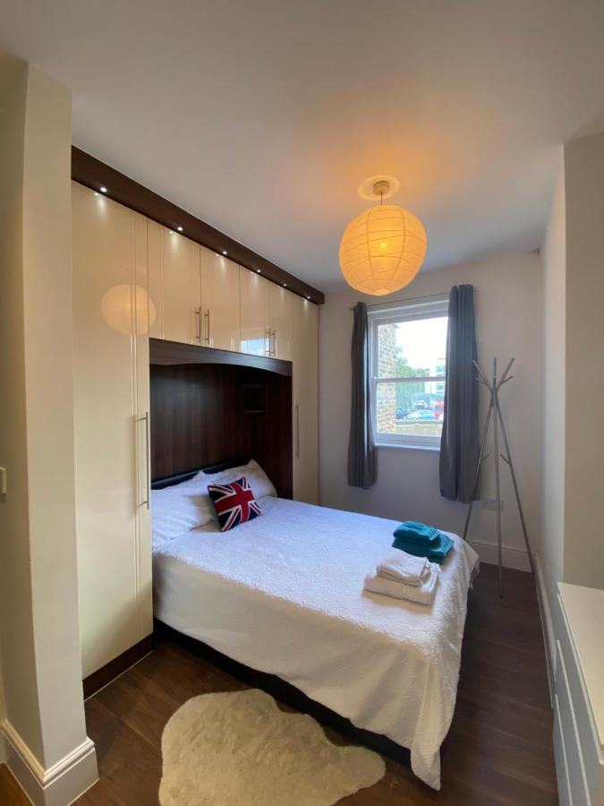 Notting Hill Next Door Bedroom In The Share Flat Gasthof