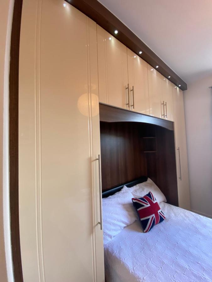 Gasthof Notting Hill Next Door Bedroom In The Share Flat London