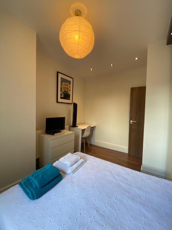 Notting Hill Next Door Bedroom In The Share Flat Gasthof *