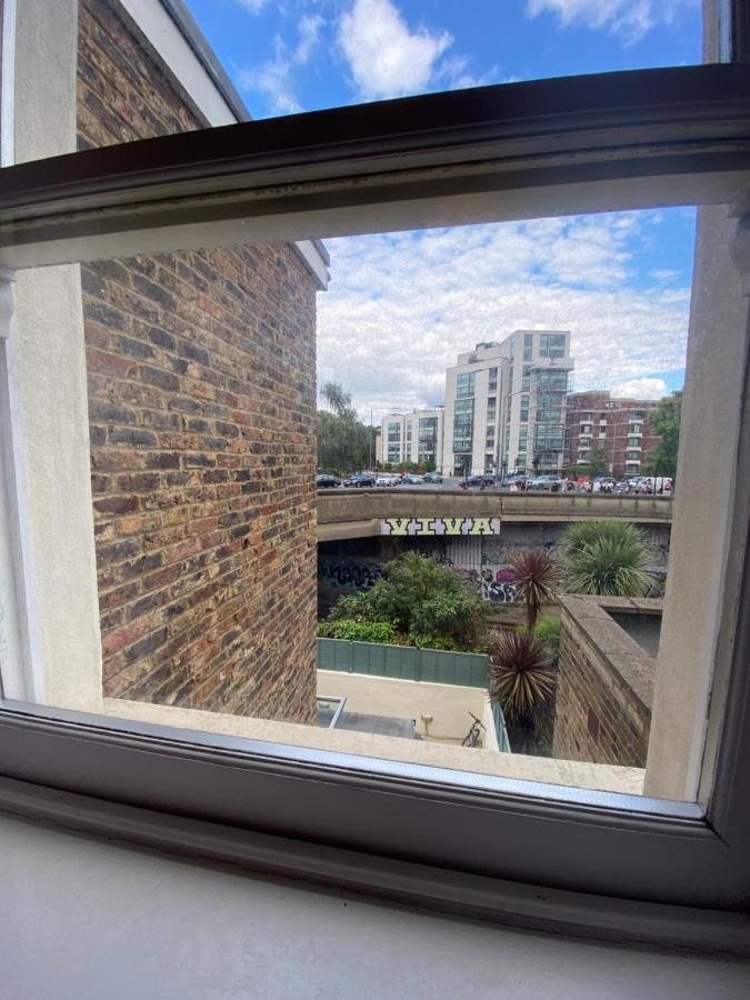 Notting Hill Next Door Bedroom In The Share Flat London