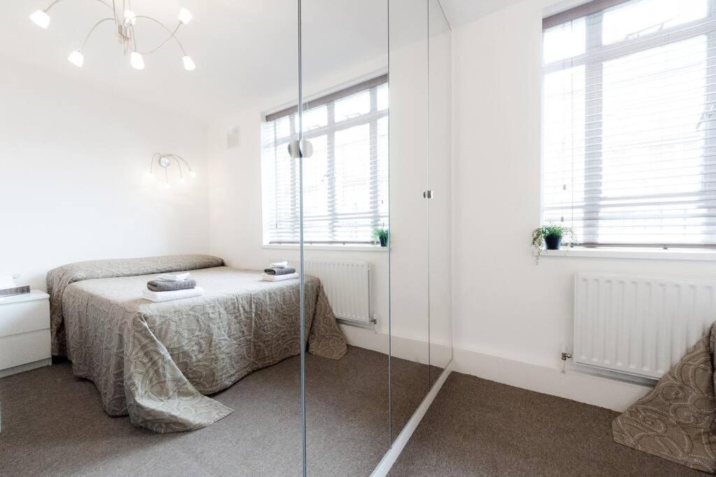 2 Bed * London