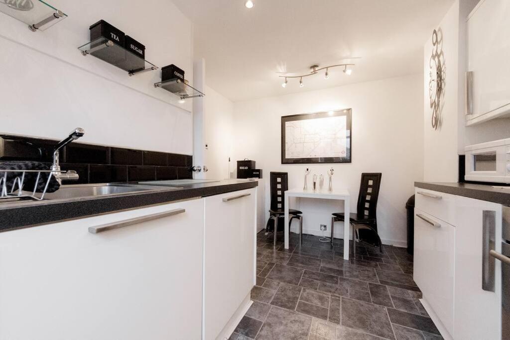 2 Bed * London