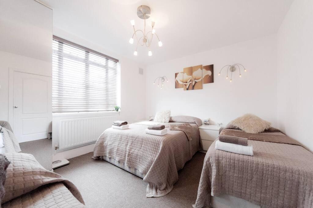 2 Bed Apartment *