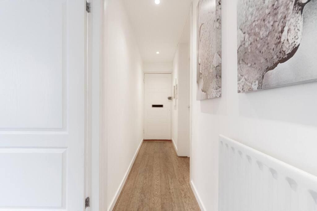 2 Bed Apartment London