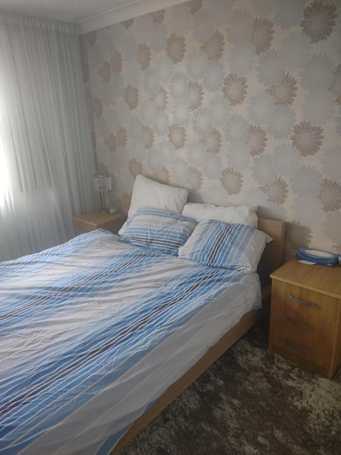 Pensión Quiet And Peaceful Double Bedroom In A Nice House With A Very Large Patio *