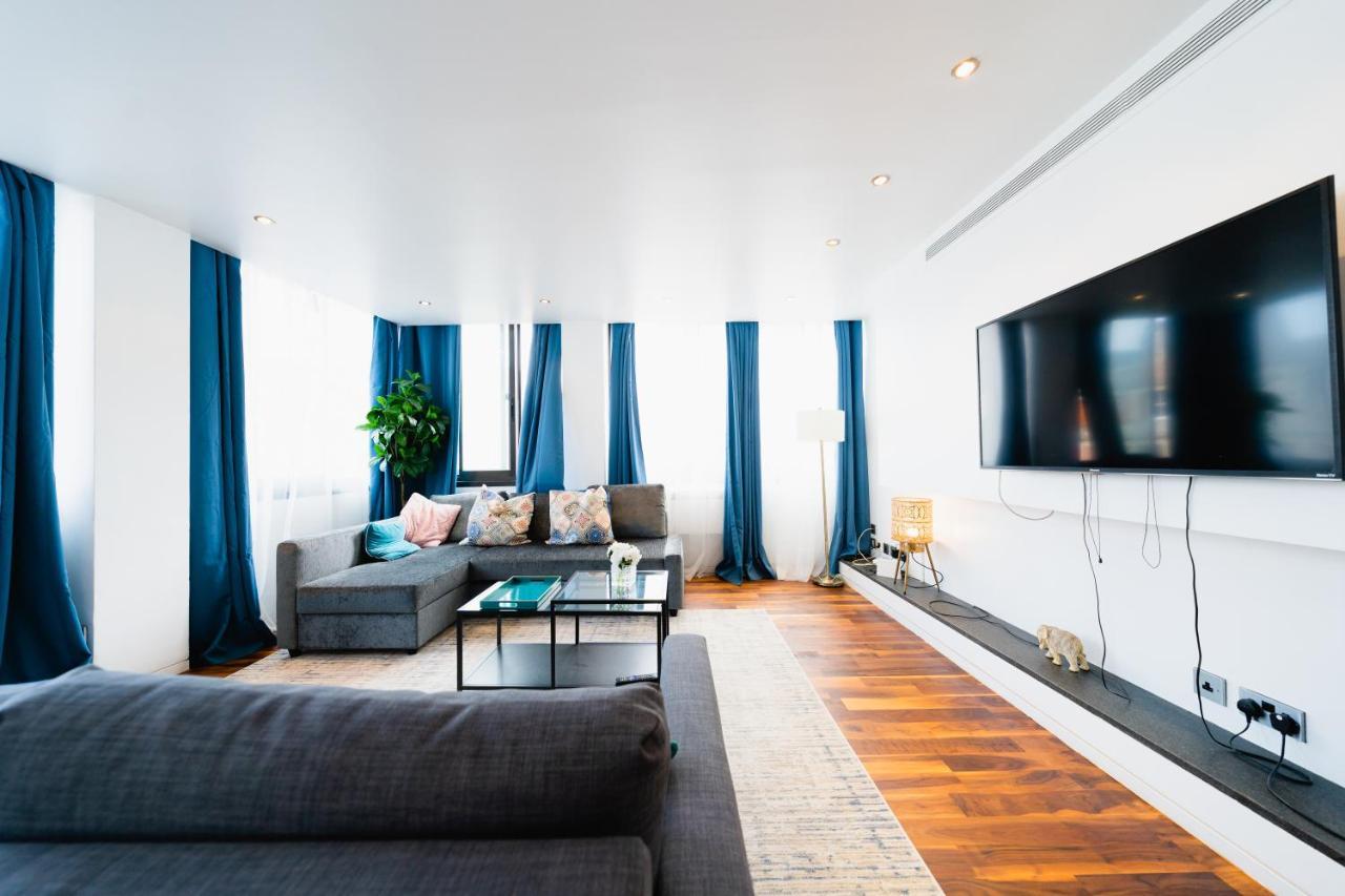 Bond Street Apartment *