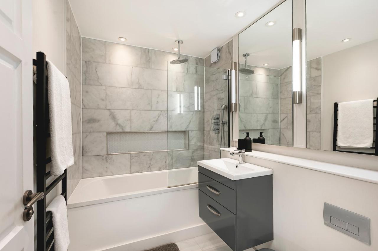 Penthousestays Chelsea - Luxury 2 Bedroom W/king Bed - Near King's Road Londen