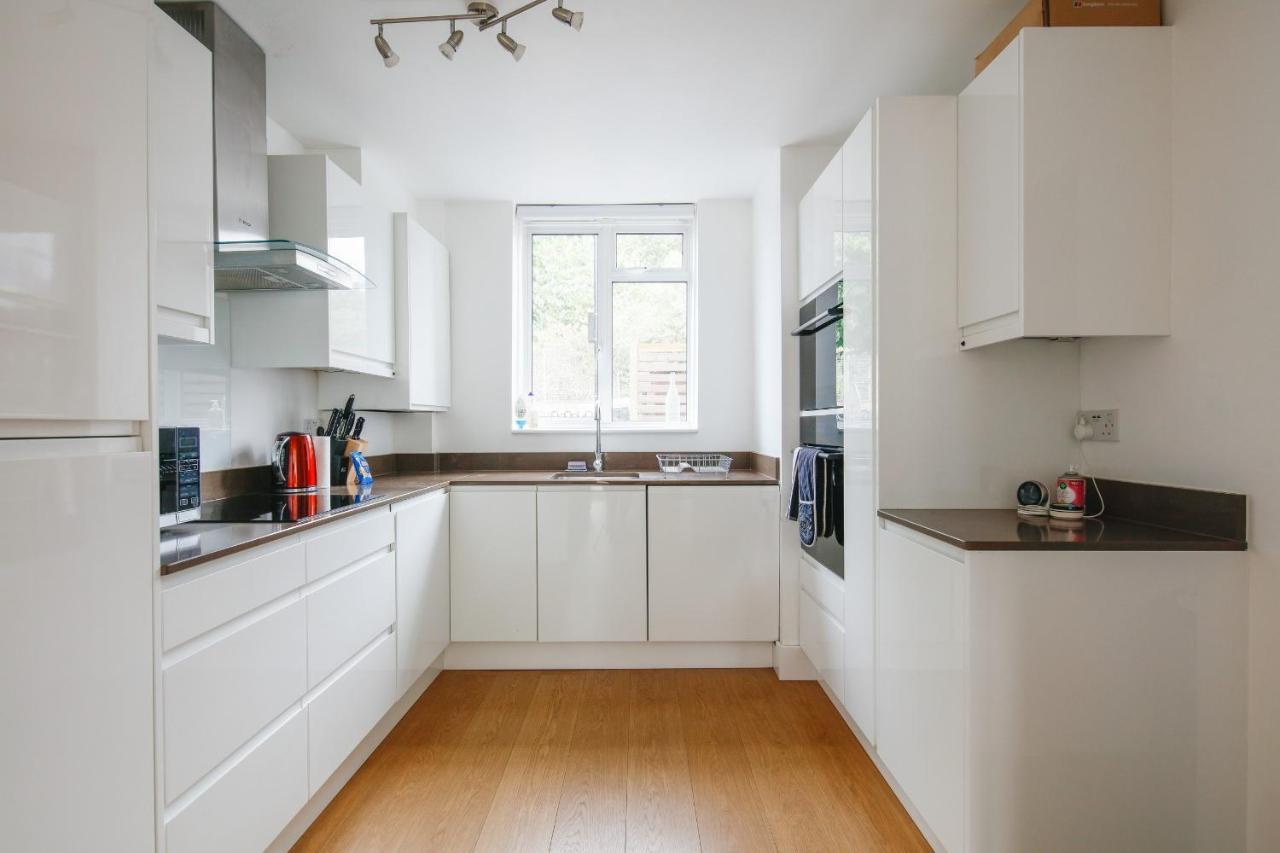Bright & Welcoming Garden Flat Sleeps 6 In Style Apartamento Londres