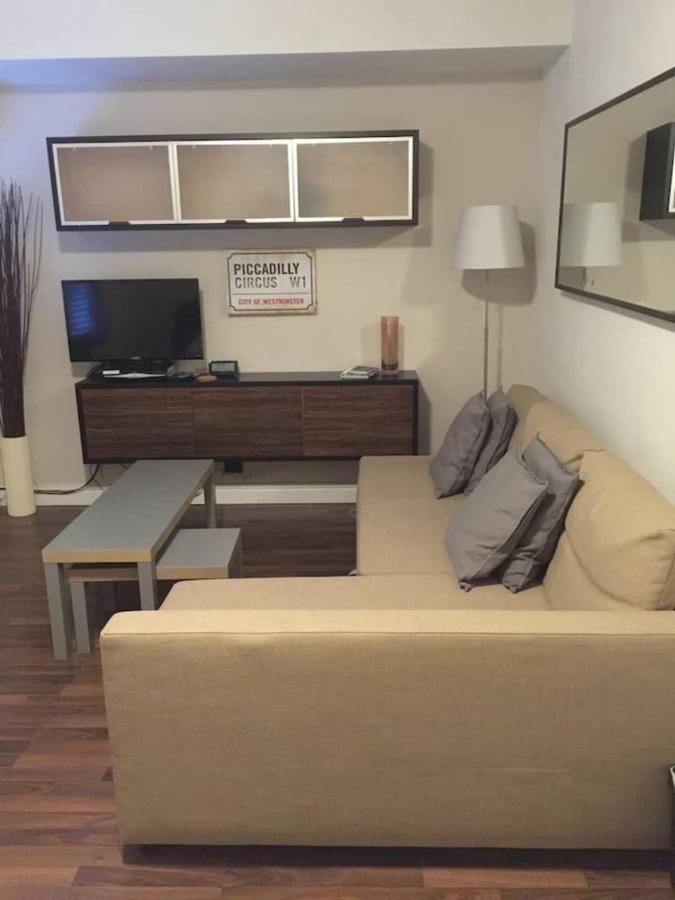 Stylish Studio Near Notting Hill Station! Leilighet London