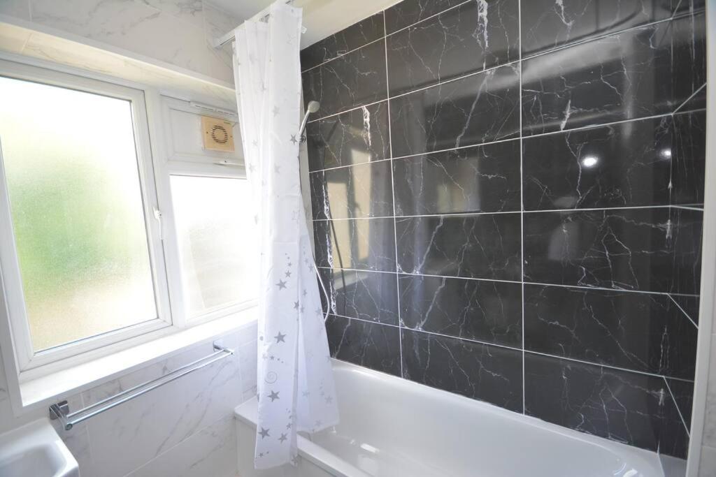 Leilighet Lovely 2 Bedroom In Greater