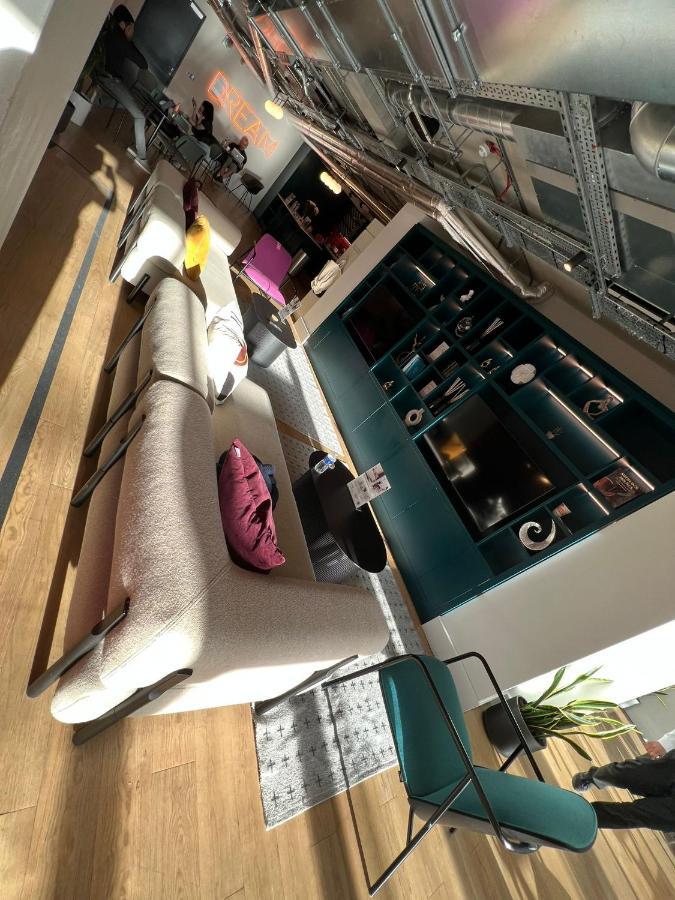 1 Double Bed Apartament With Gym, Cinema And Pool Table In Front Of The Wembley Stadium London