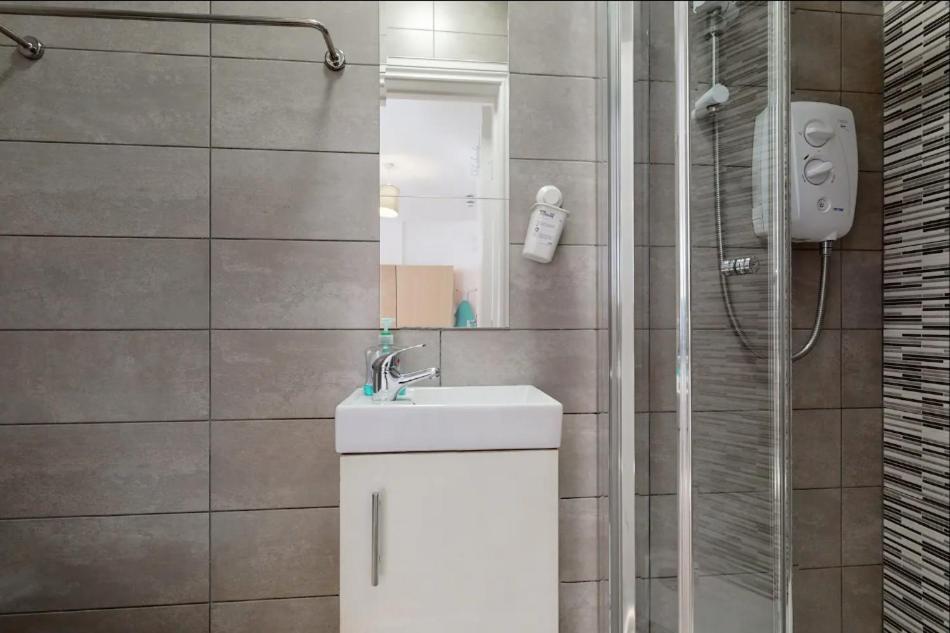 Private Self-contained Studio Close To Hampstead, Golders Green & Camden Town Leilighet *