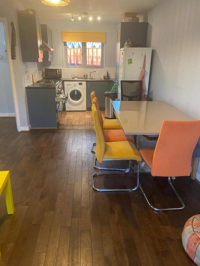 Spacious 1-bed Flat In North Kensington Apartment London
