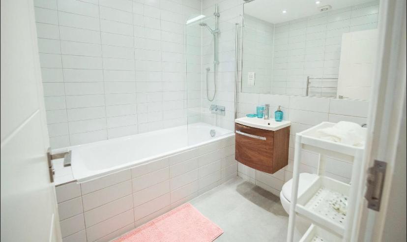 Fantastic 3 Bedrooms Flat In Euston Zone 1 Apartment London