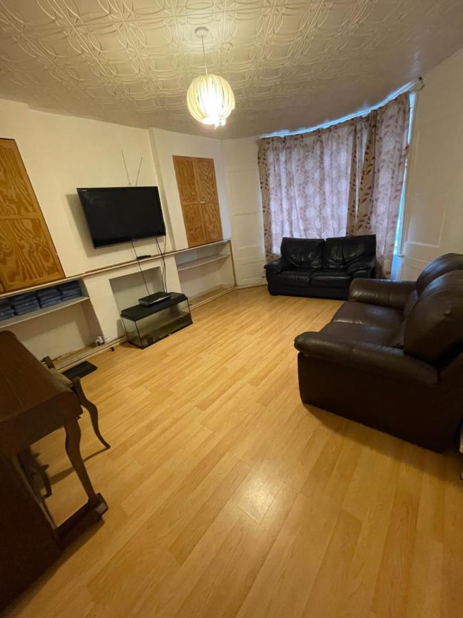 Privatunterkunft Elmdene Road - Large London