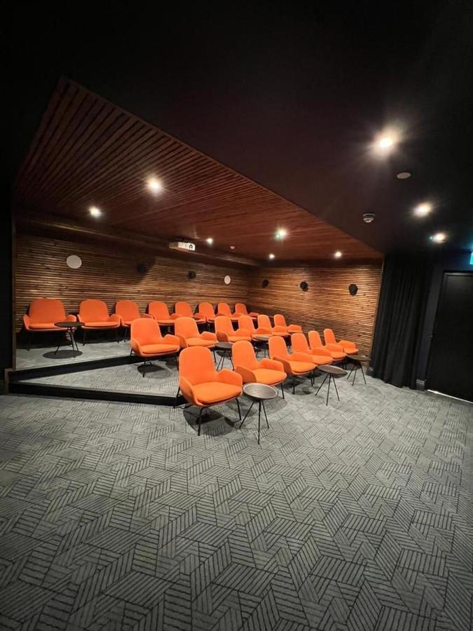 Apartment 1 Double Bed Apartament With Gym, Cinema And Pool Table In Front Of The Wembley Stadium