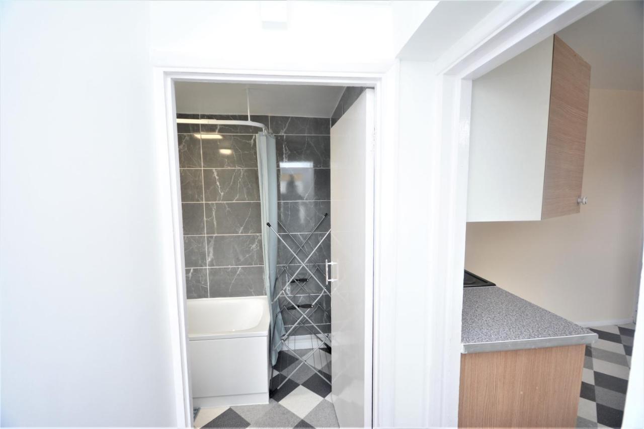 Feriehus Cheerful 3 Bedroom In Greater London