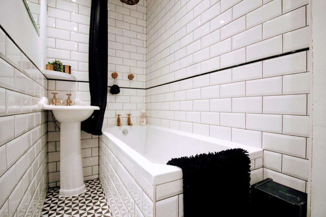 Apartment Traditional Victorian 2 Bed In Cobbled Street + Mod Cons - Full London