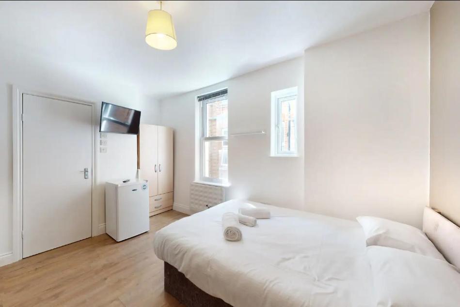 Private Self-contained Studio Close To Hampstead, Golders Green & Camden Town