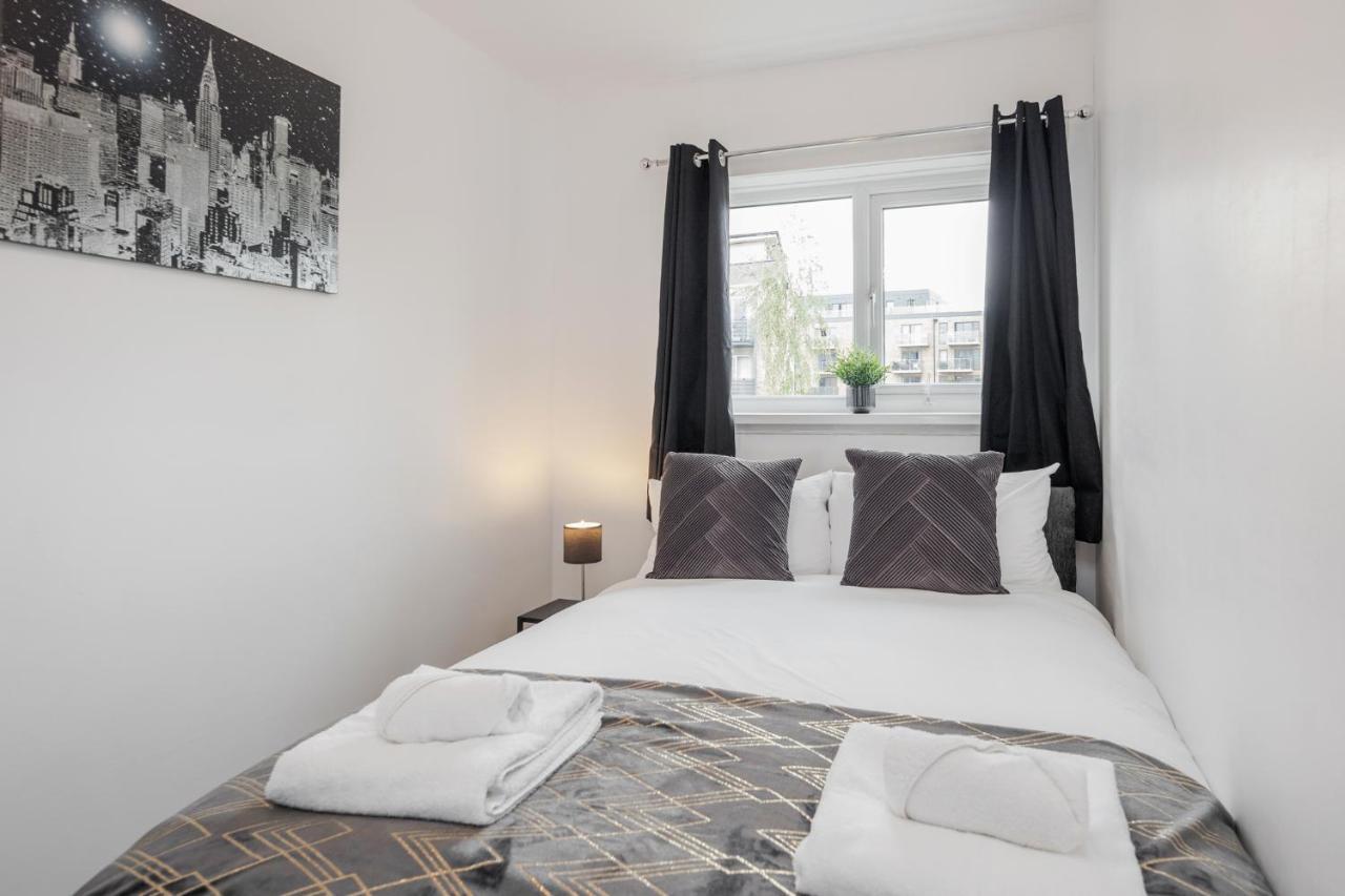 Vakantiehuis Carlile House - 5 Bedroom, Sleeps 8, Free Parking, 2 Bathrooms By Damask Homes *