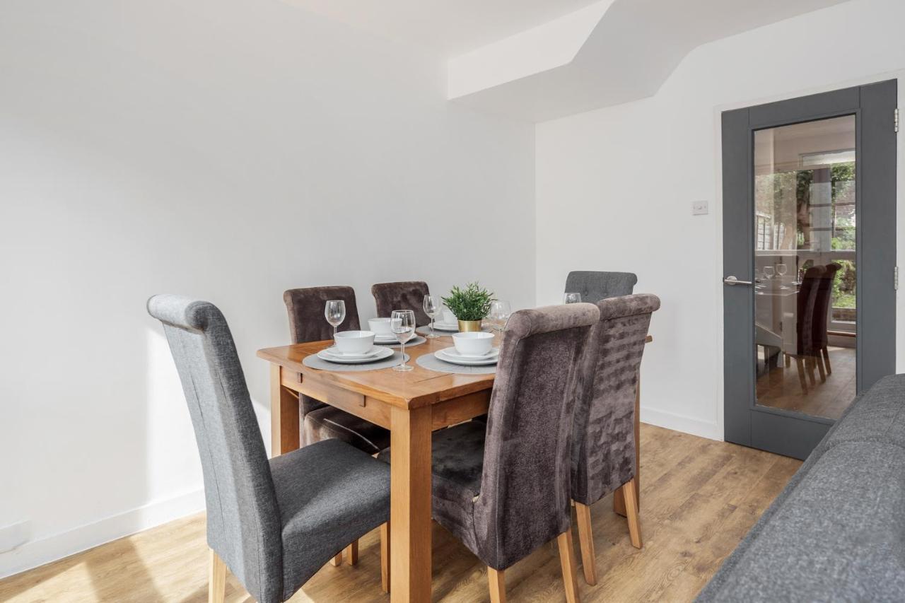 Vakantiehuis Carlile House - 5 Bedroom, Sleeps 8, Free Parking, 2 Bathrooms By Damask Homes