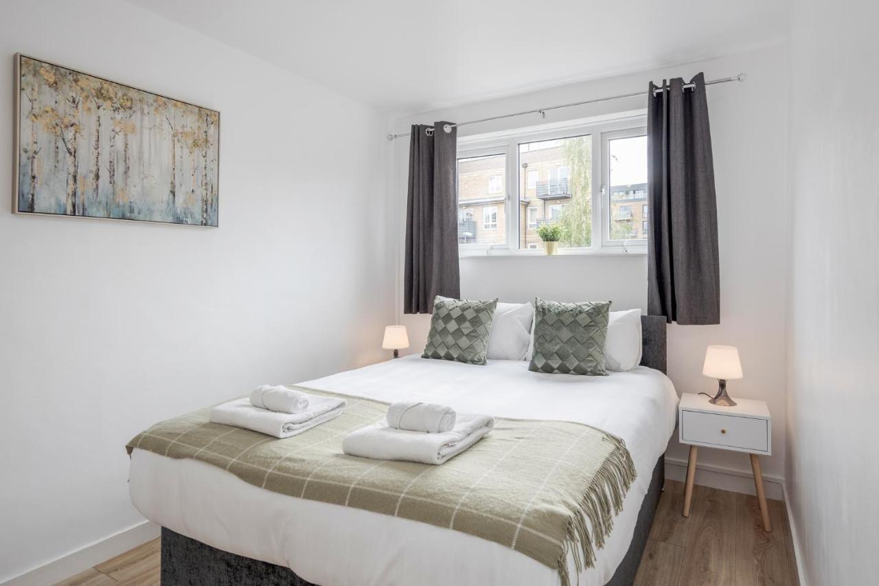 Vakantiehuis Carlile House - 5 Bedroom, Sleeps 8, Free Parking, 2 Bathrooms By Damask Homes *