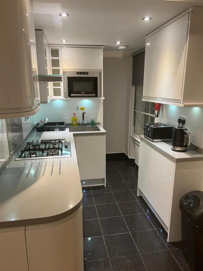 Beautiful 1 Bedroom Penthouse Flat Leilighet