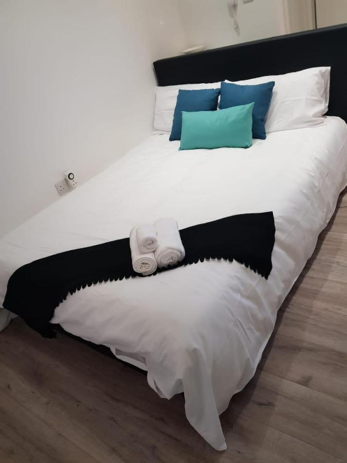 Eltham Aparthotel *