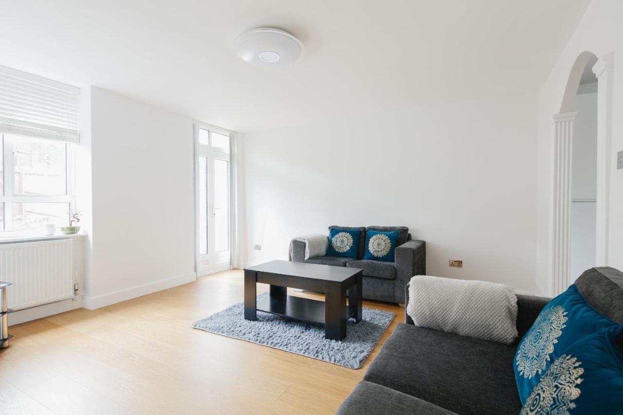 Bright & Welcoming Garden Flat Sleeps 6 In Style Apartamento Londres