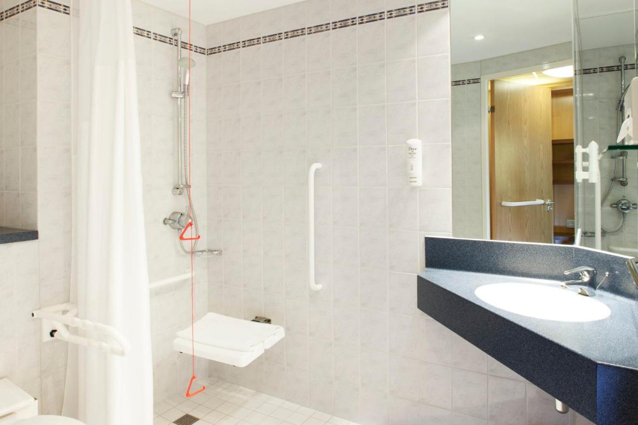 Express Park Royal By Ihg Hotel Londen