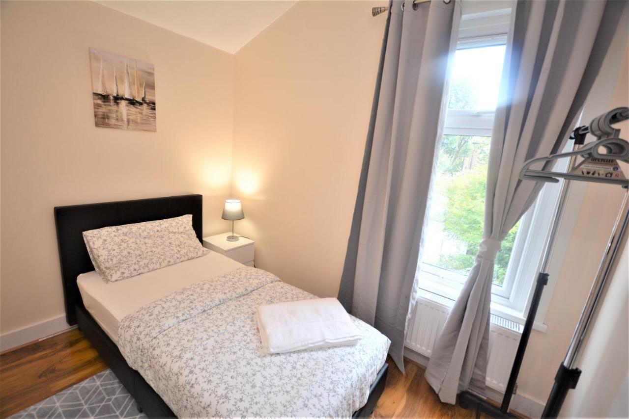 Feriehus Cheerful 3 Bedroom In Greater