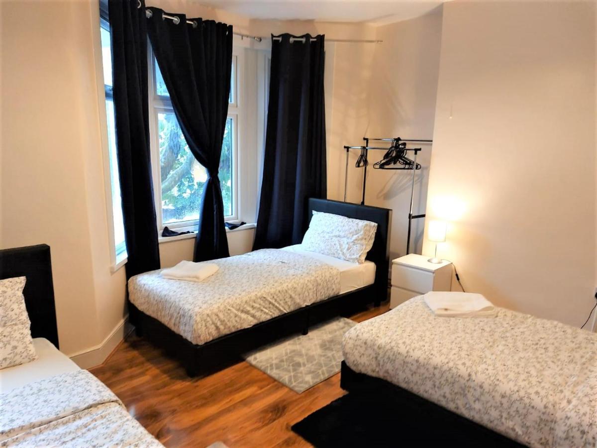 Cheerful 3 Bedroom In Greater Feriehus *