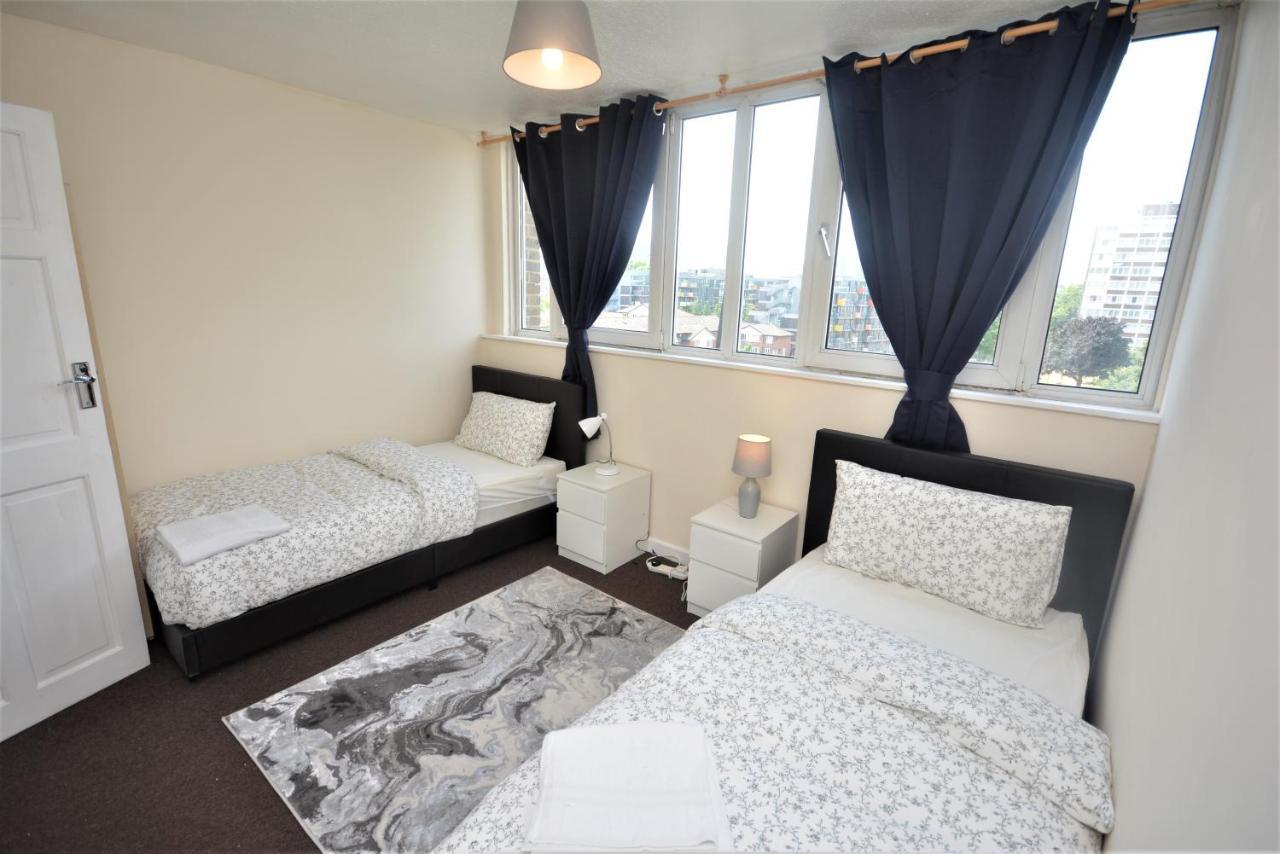 Zone 2 Two Bedroom Maisonette * Londres