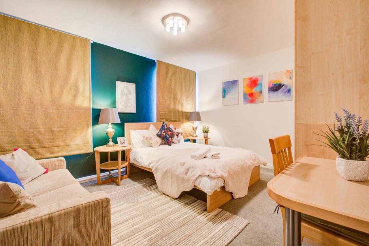 Apartment 3-bedroom, 3-baths In Super Posh Marylebone, Central London, W1 *