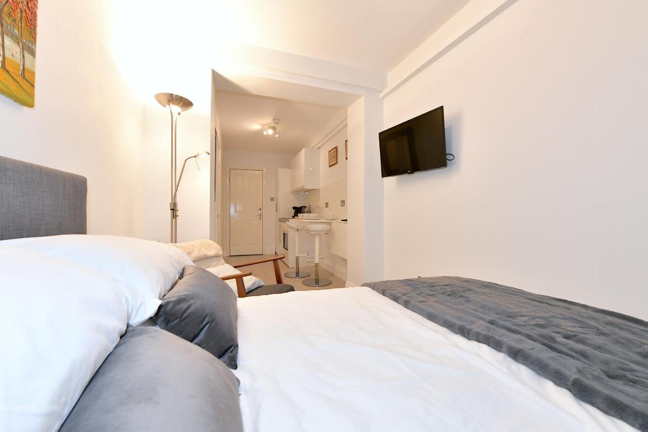 Very Close To Line Underground Shepherds Bush And Westfield Newly Refurbished Apartment *
