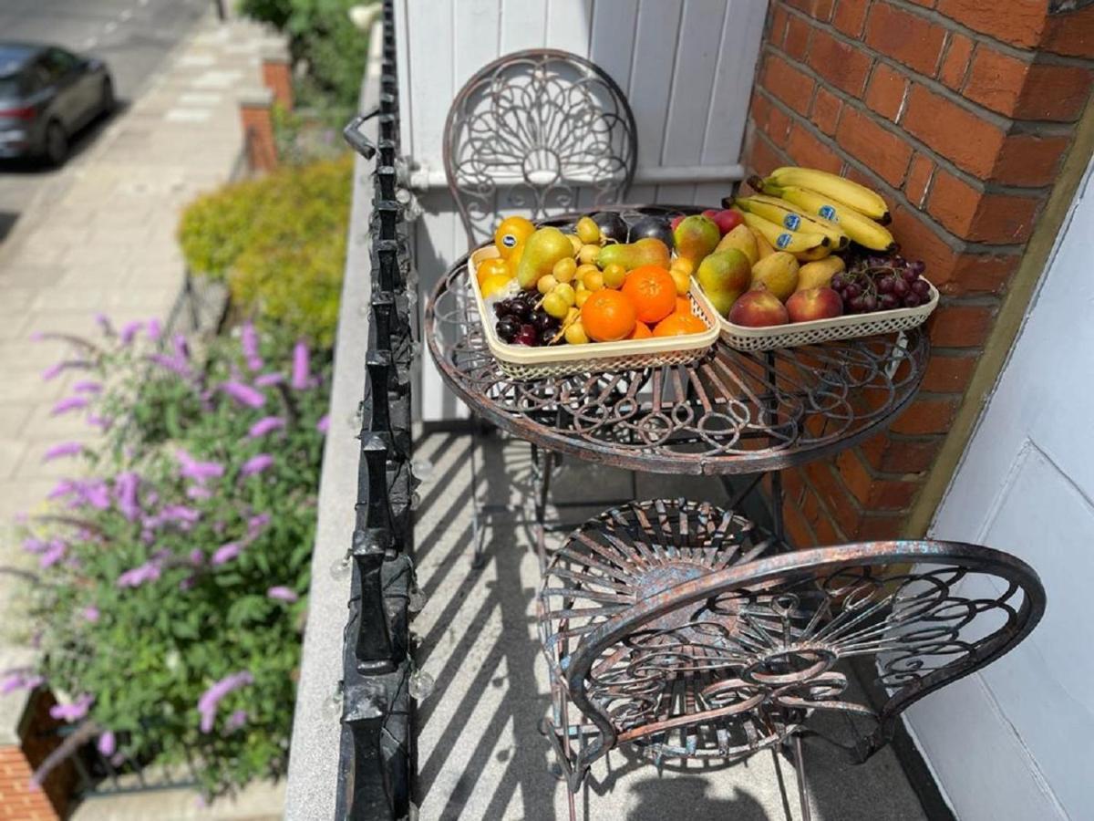 Lovely 3 Bedrooms 2 Bath Balcony Mansion Block Apartment, Maida Vale, Paddington W9 *