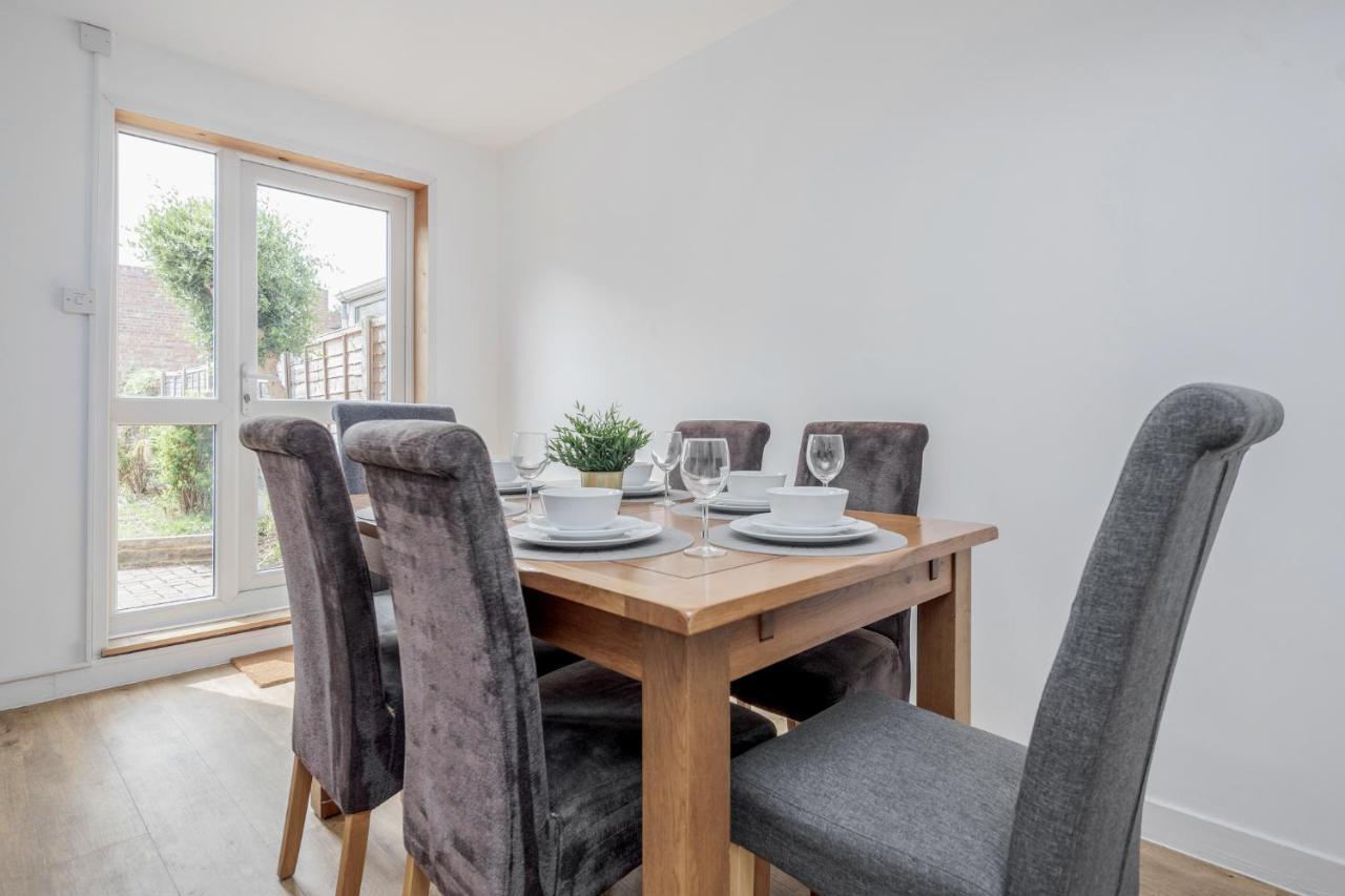 Carlile House - 5 Bedroom, Sleeps 8, Free Parking, 2 Bathrooms By Damask Homes * Londen