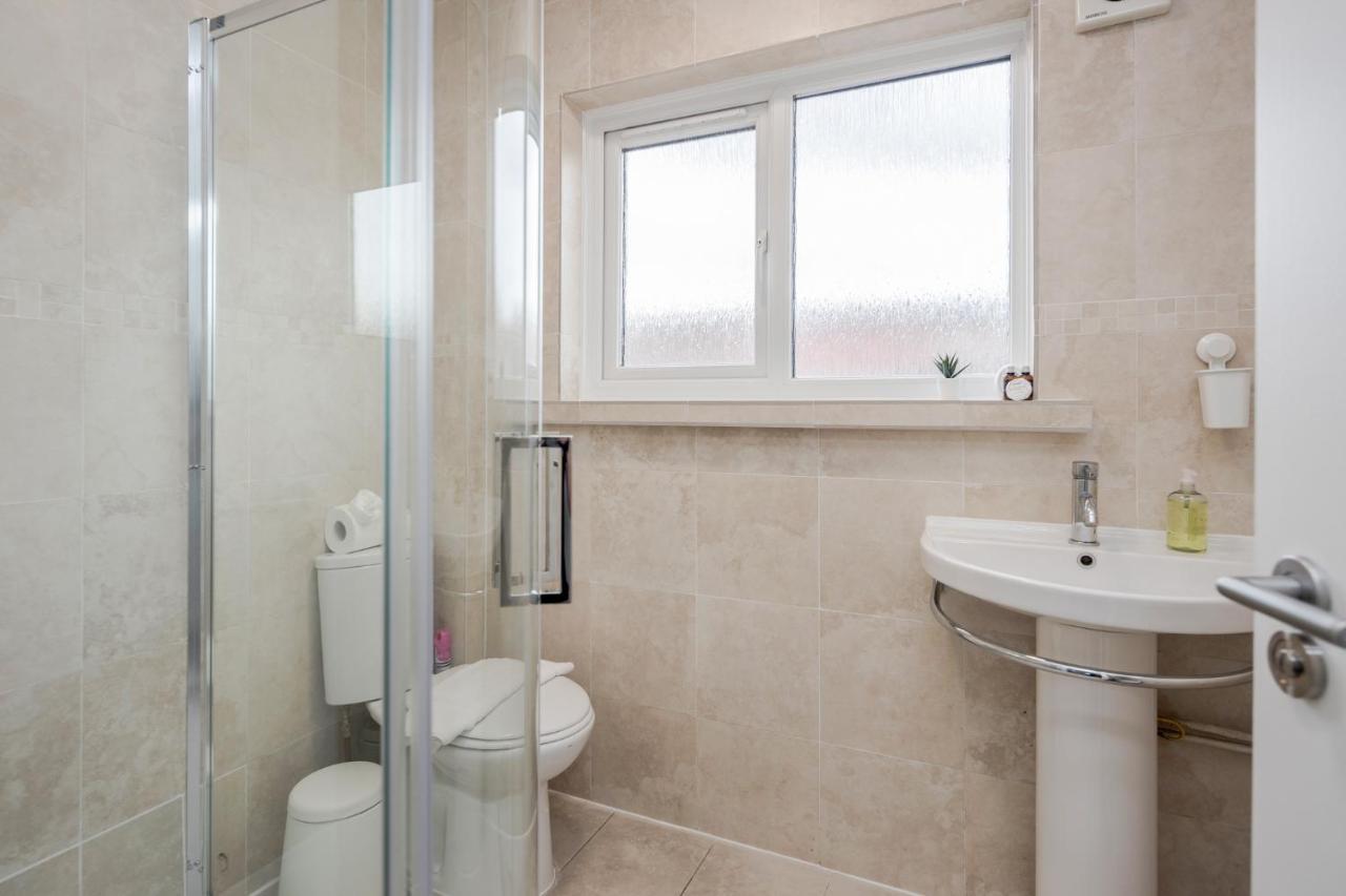 Vakantiehuis Carlile House - 5 Bedroom, Sleeps 8, Free Parking, 2 Bathrooms By Damask Homes Londen