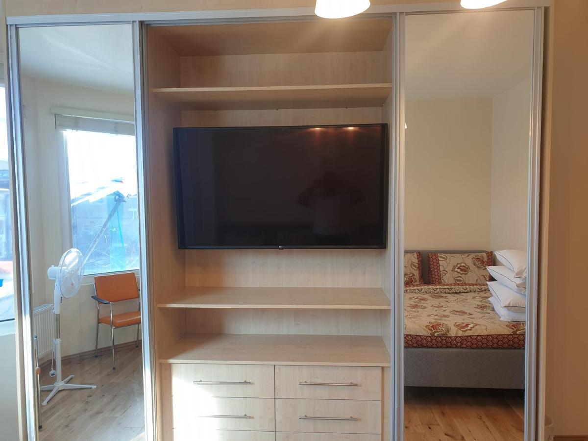 Luxury Spacious 2 Bedroom 4 Mins From Ilford Stn. Free Parking *