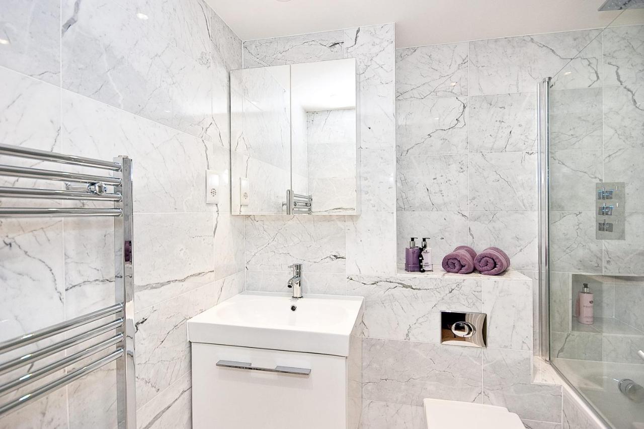 Stunning 2-bedroom-hosted By Sweetstay * Londres