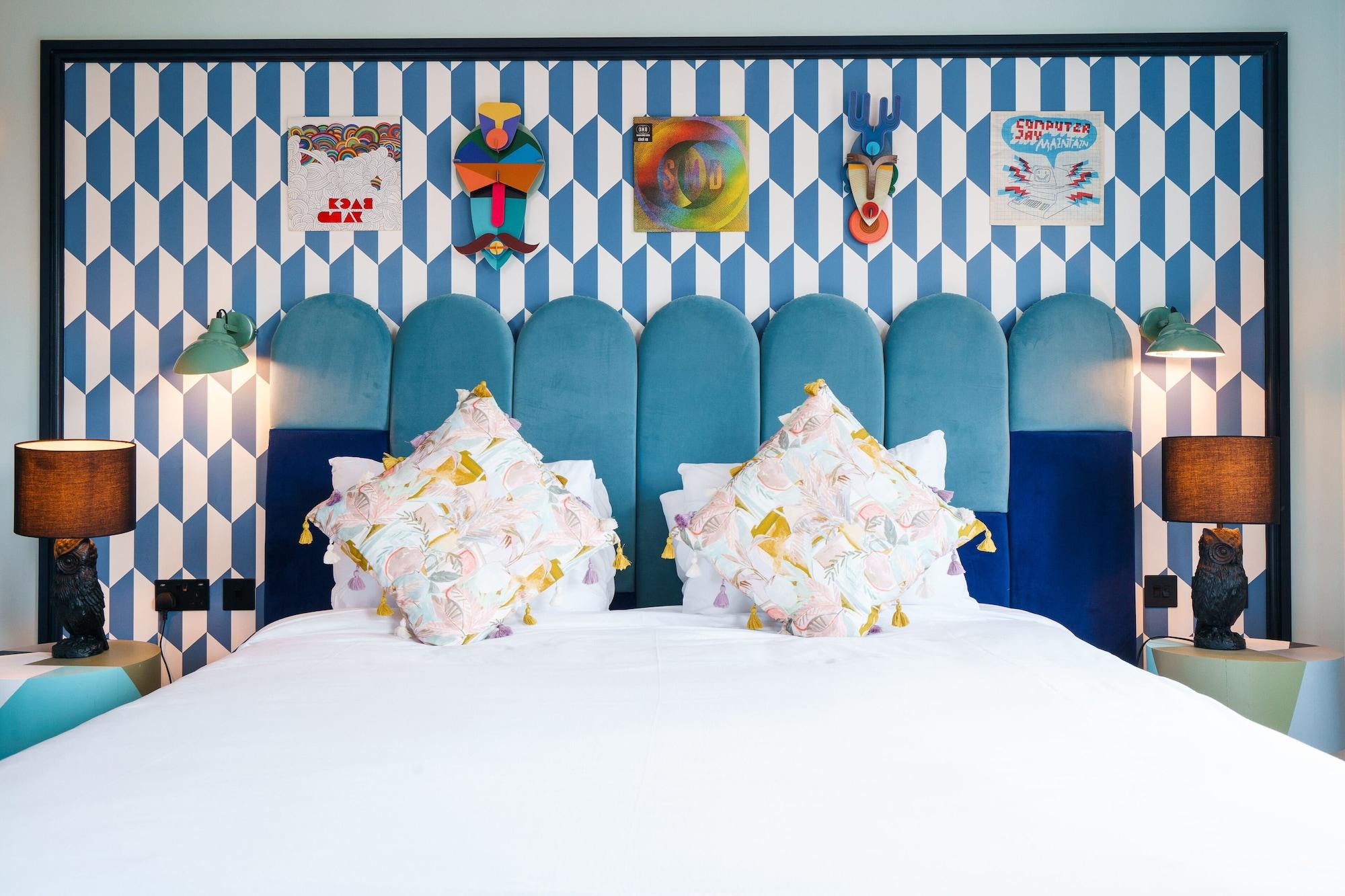 Selina Camden Hotel 3*