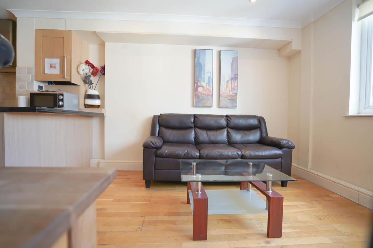 Cosy 2-bed 2 Bathroom In Apartment London