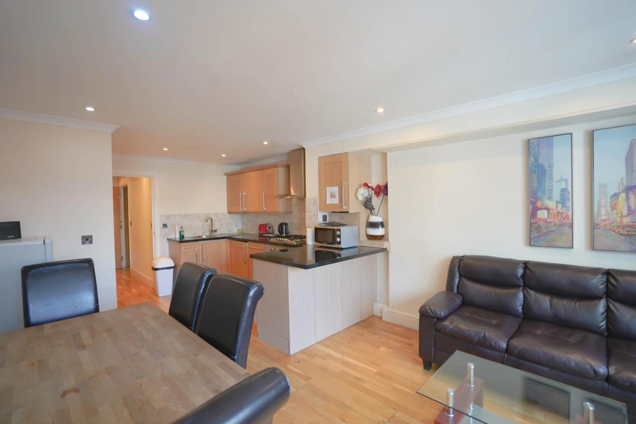 Cosy 2-bed 2 Bathroom In Apartment London