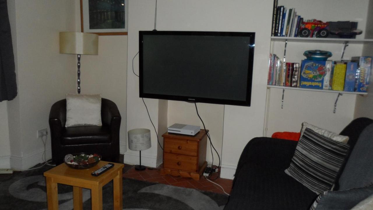 Bubblesbnb 7 Bedroom House, 16 Beds, Sleeps 22 Vakantiehuis *