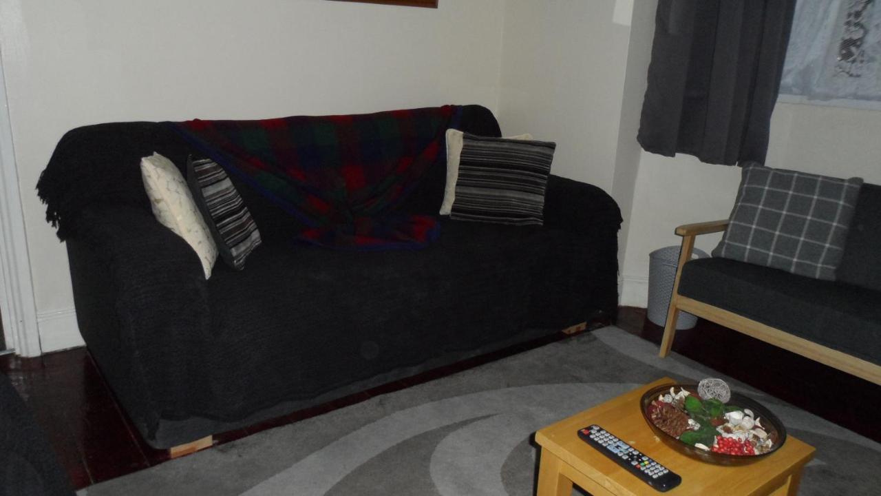 Bubblesbnb 7 Bedroom House, 16 Beds, Sleeps 22 Vakantiehuis *
