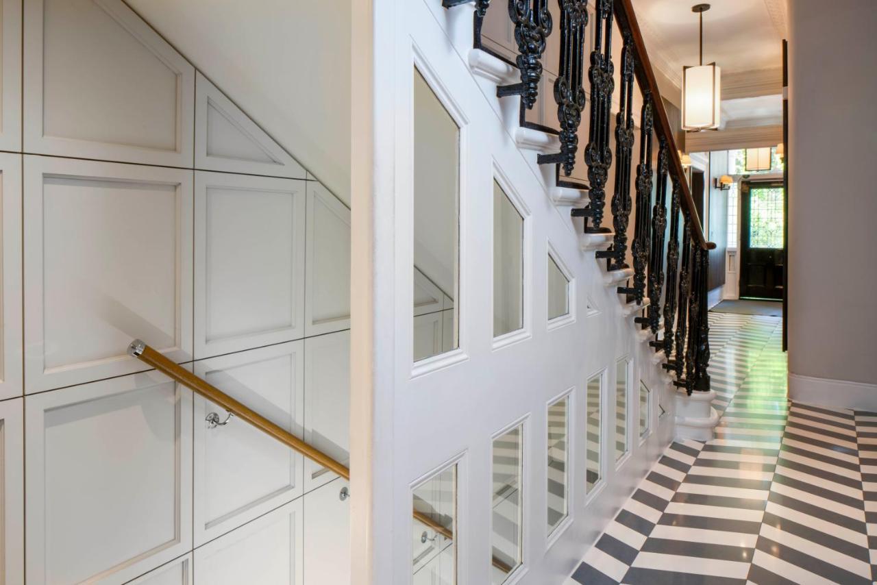 Eccleston Square Hotel 4*