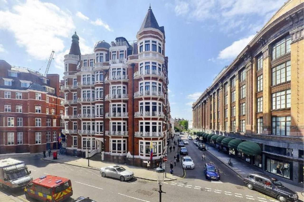 In Knightsbridge Overlooking Harrods Appartement