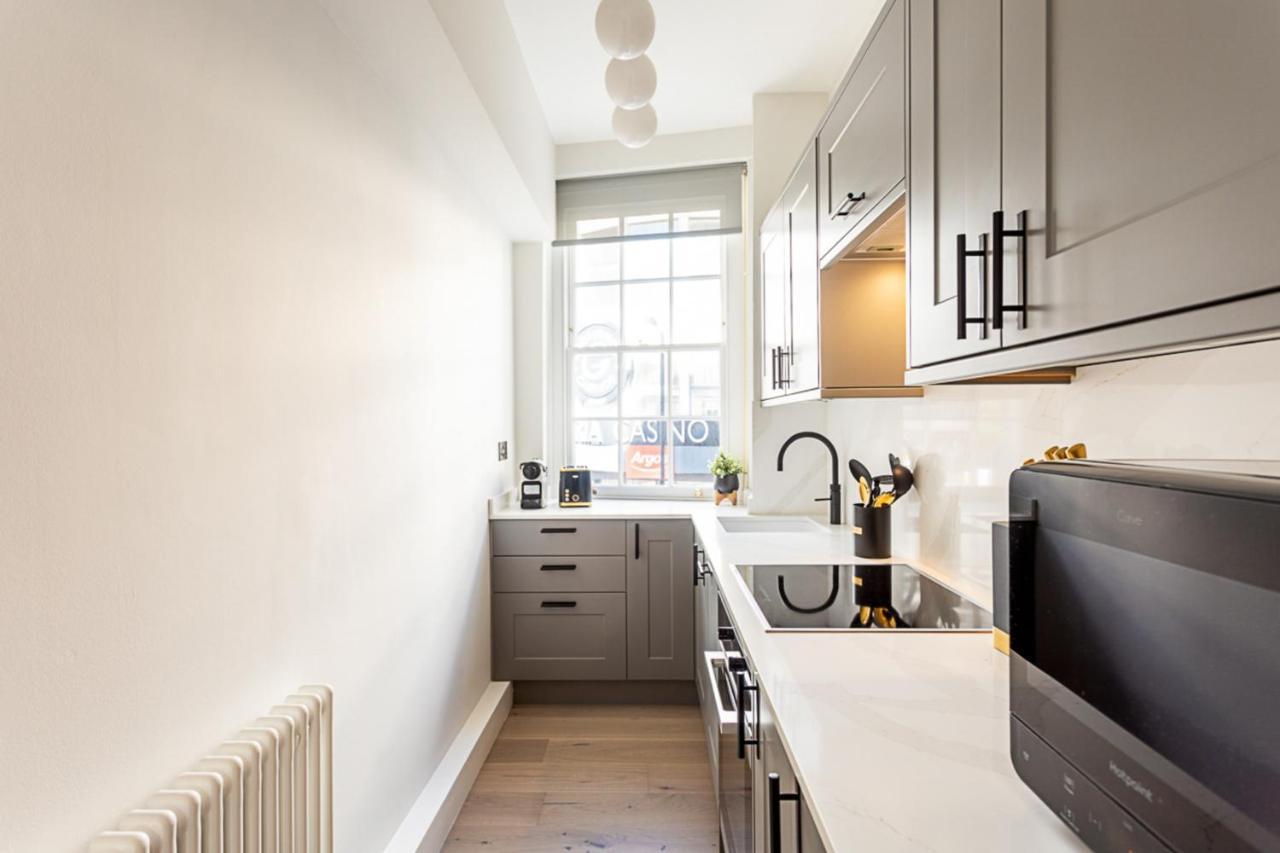Leilighet Modern Edgware London