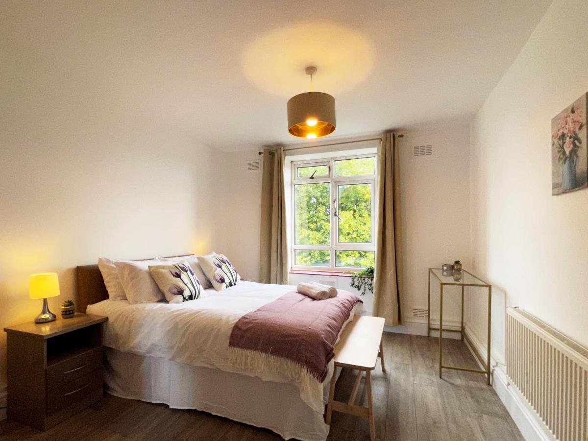 Sophie Place In Vauxhall - 3 Double Beds, 1 Sofa Bed, Spacious Londen